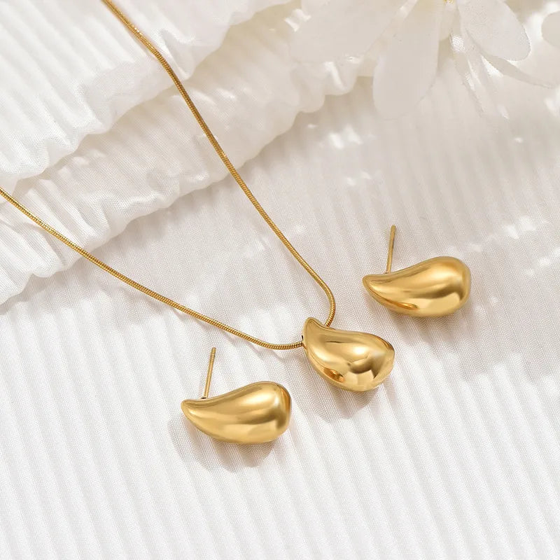 Serenia Conjunto, Oro