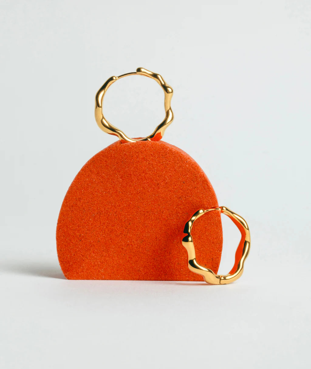 Molten Pendientes, Oro