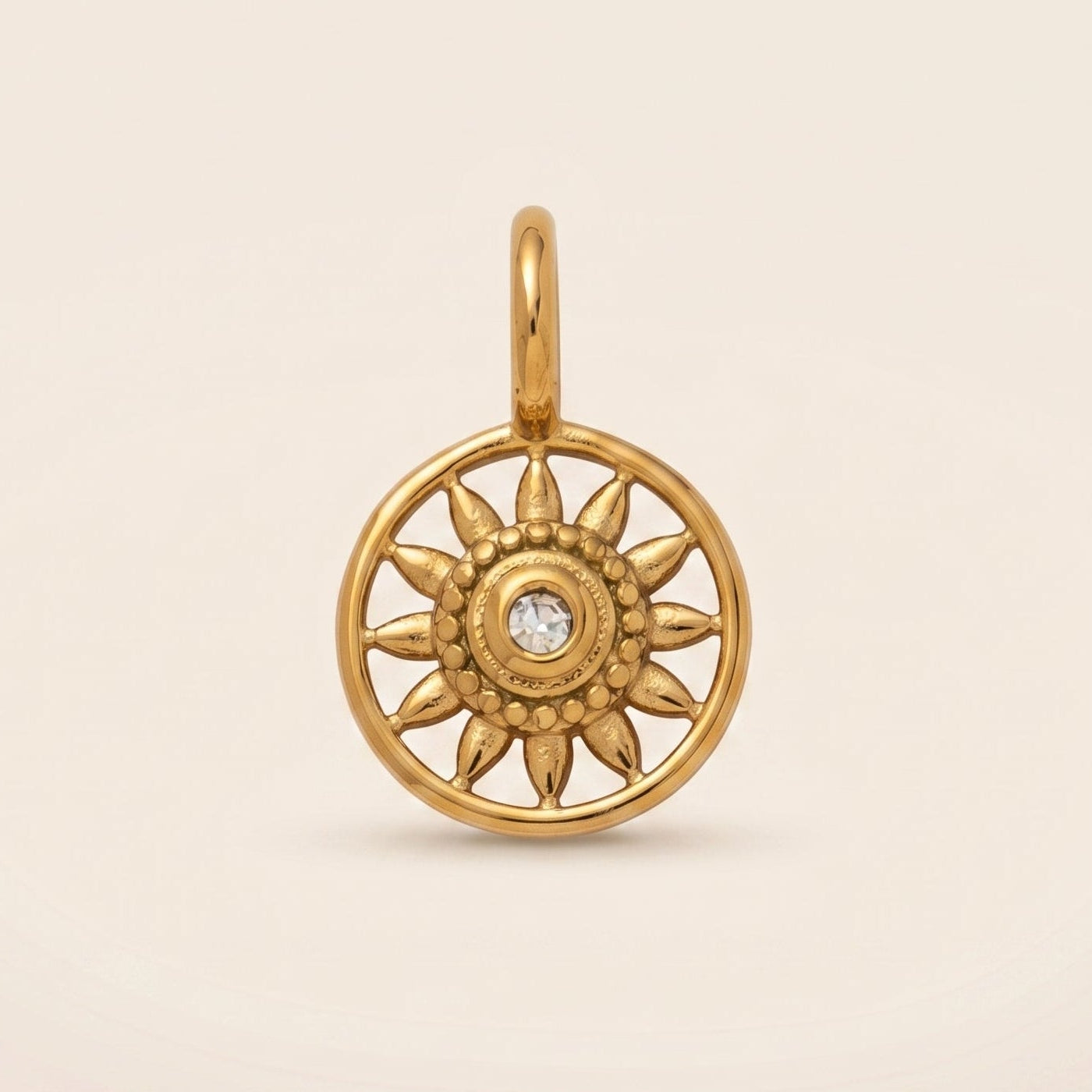 Charm Sol Brillante Sagrado con Topacio Blanco