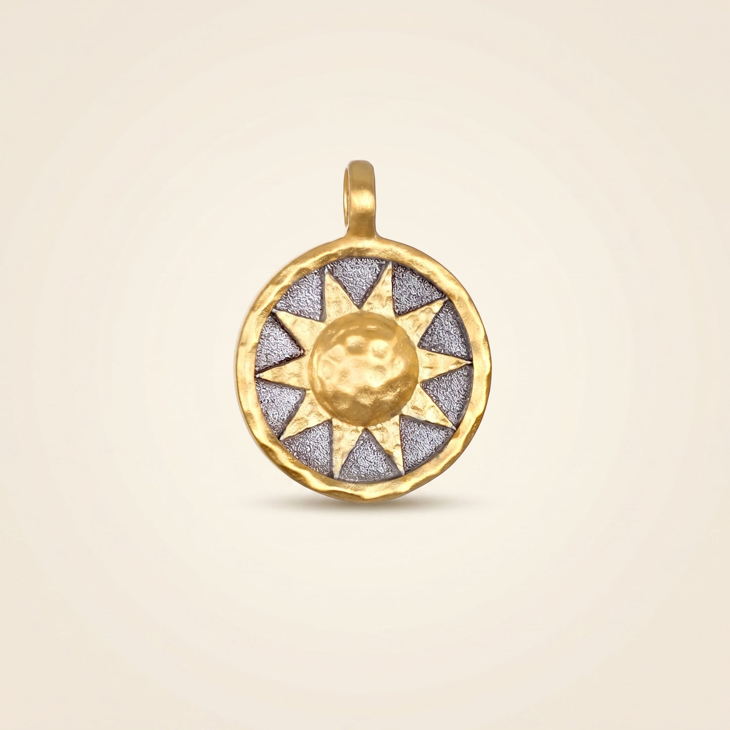 Charm Sol Dorado Sagrado